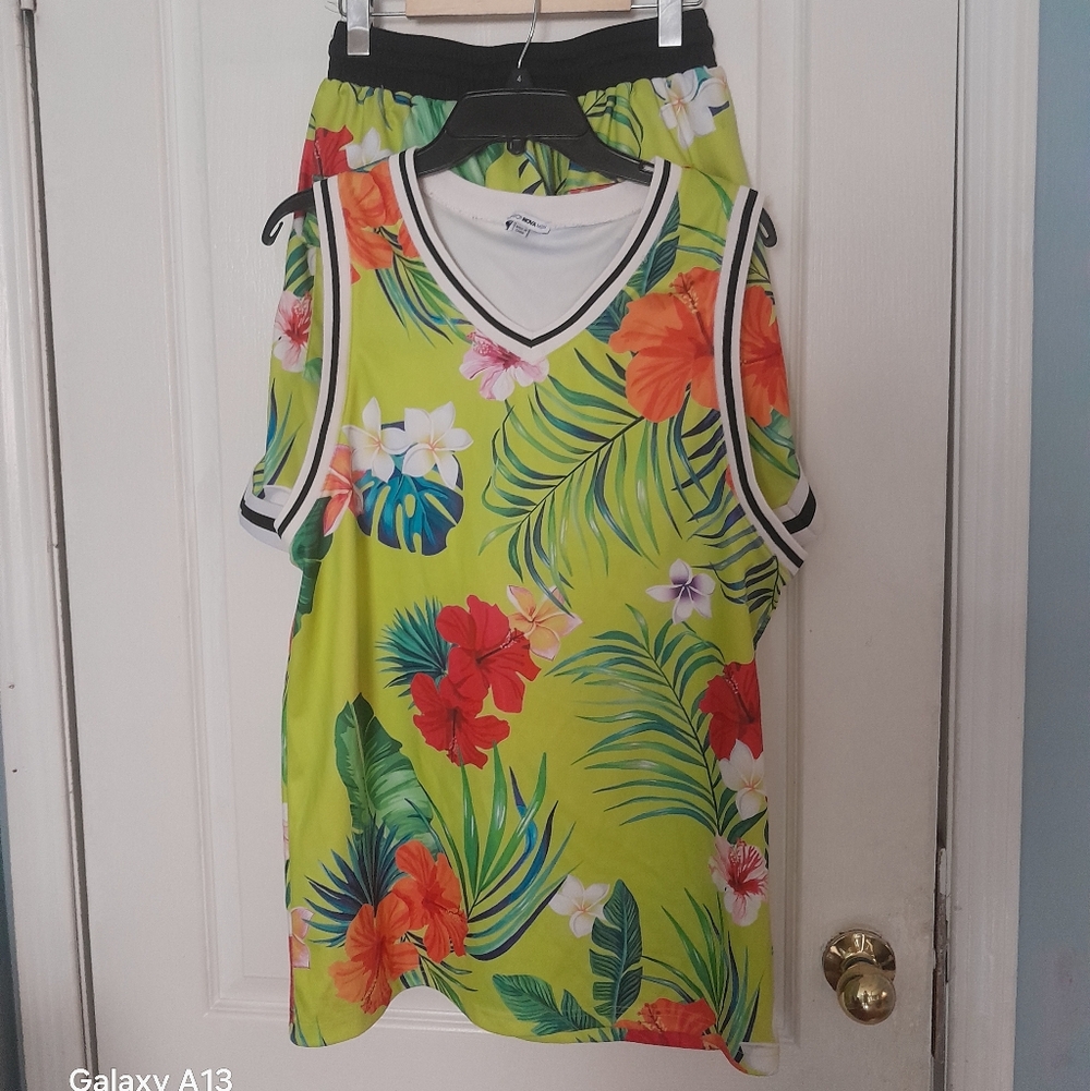Fashion Nova Men Lime Green Tropical Floral V-Neck Tank